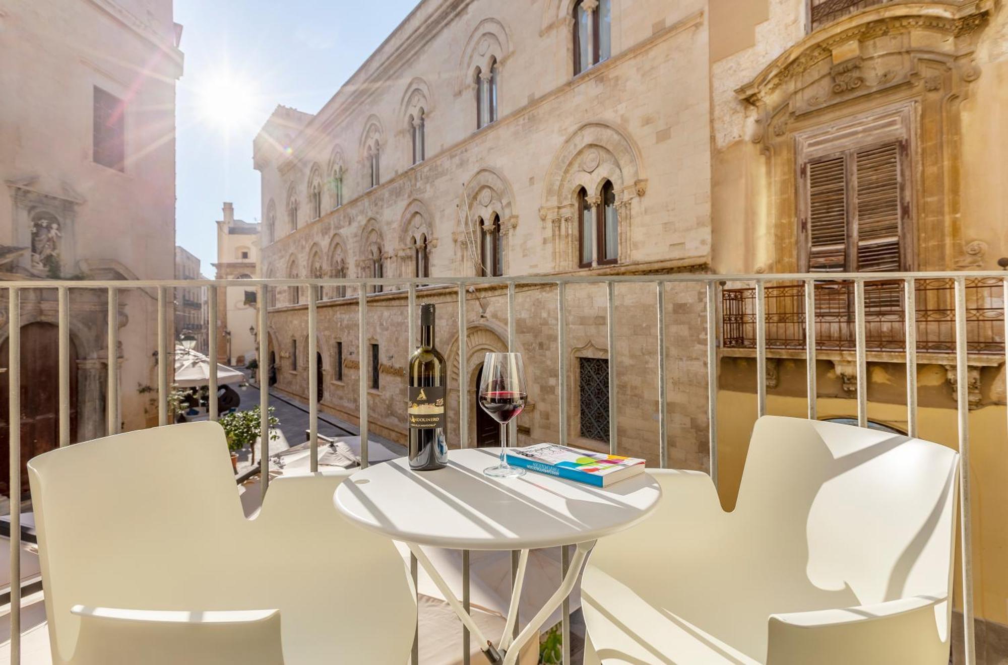 Fiveplace Design Suites & Apartments Trapani Exteriör bild